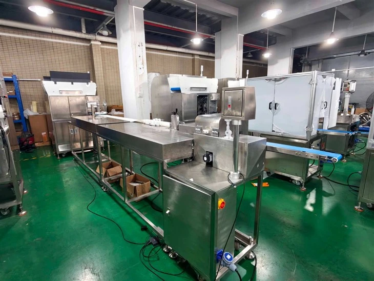 Both Rice Inside And Outside Gimbap Automatic Sushi Roll With Cutter Production Line For Factory suppliers